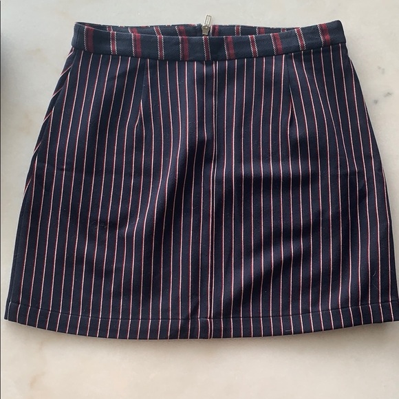 BCBG skirt - Picture 4 of 4